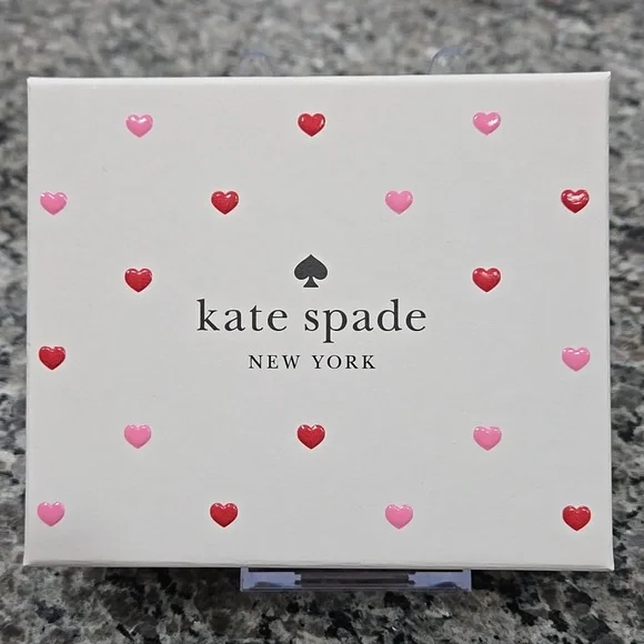 Kate Spade Madison Heart Studs Small Slim Card Case Powdered Sugar NIB - Picture 7 of 10